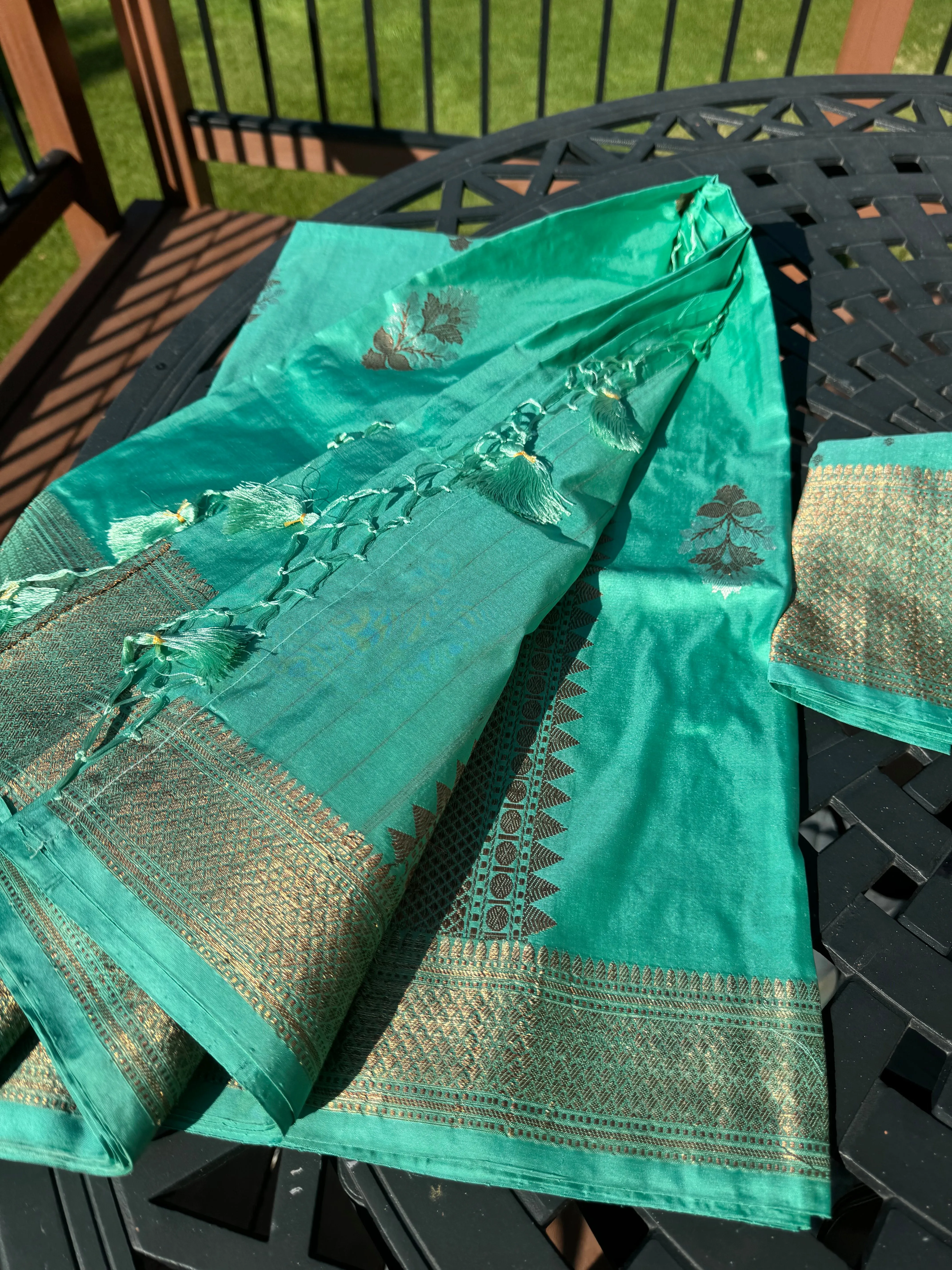 Pistachio Mint Green Soft Banarasi Pattu Katan Silk Saree with Golden Zari weaves