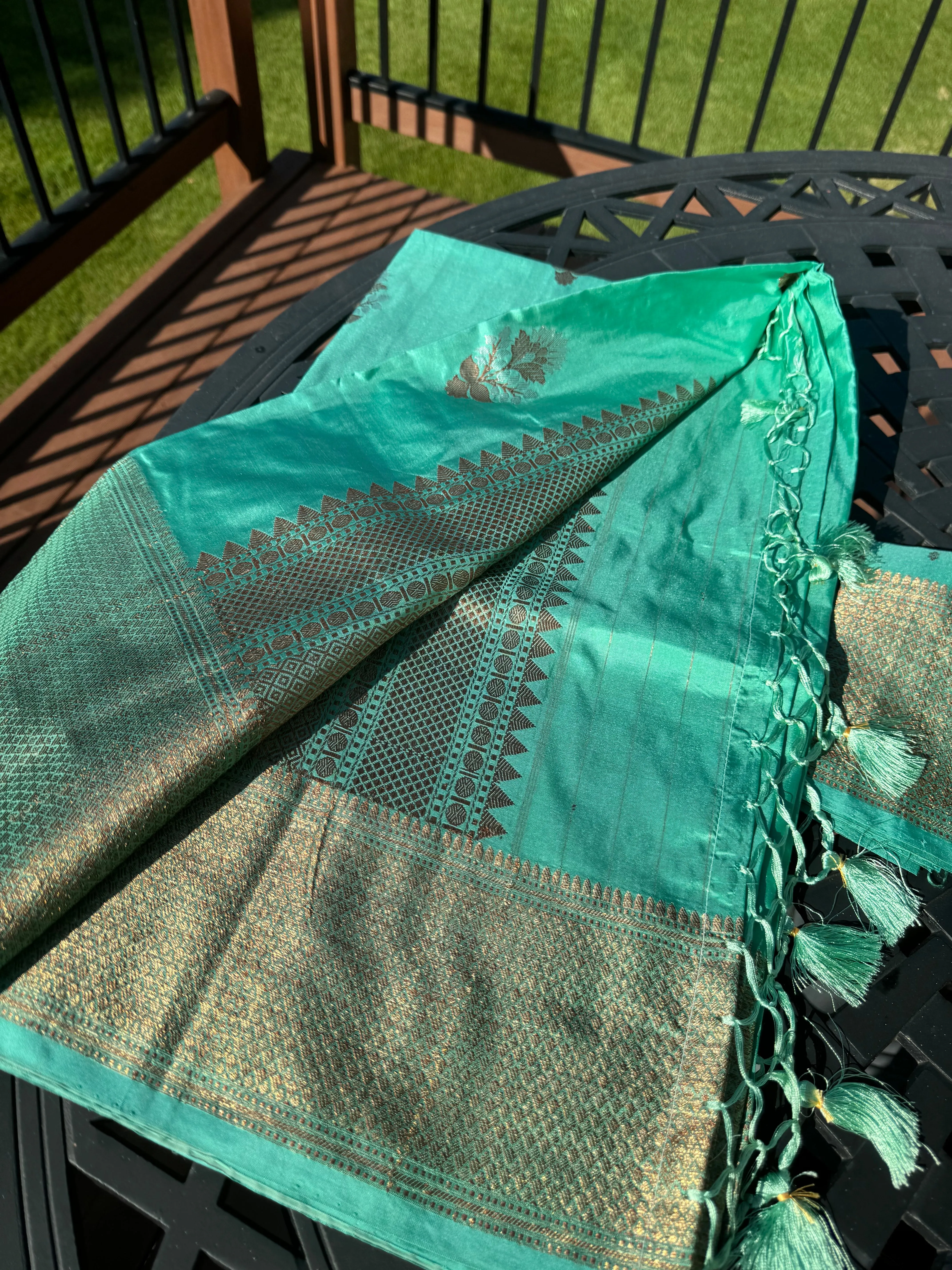 Pistachio Mint Green Soft Banarasi Pattu Katan Silk Saree with Golden Zari weaves