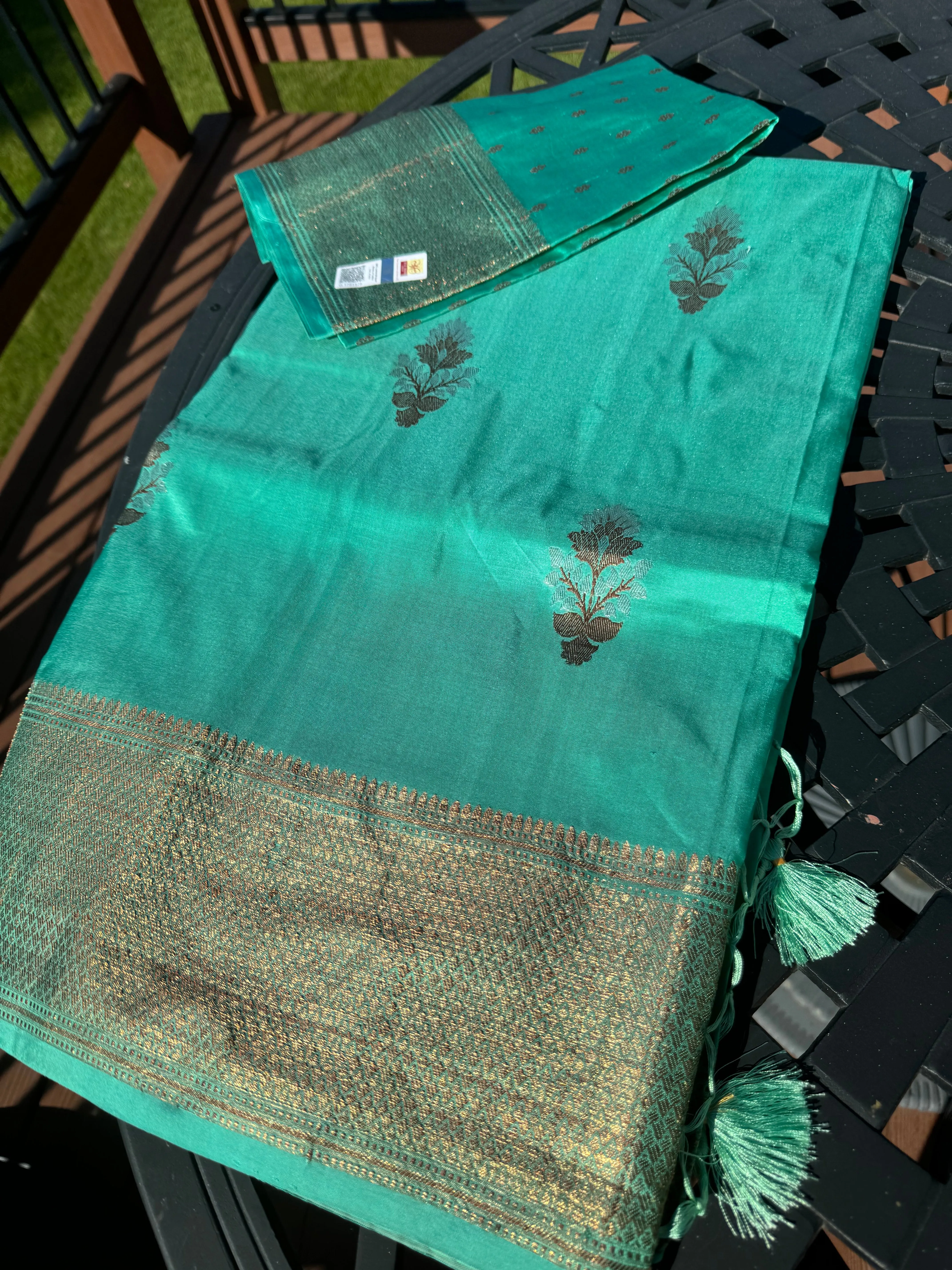 Pistachio Mint Green Soft Banarasi Pattu Katan Silk Saree with Golden Zari weaves