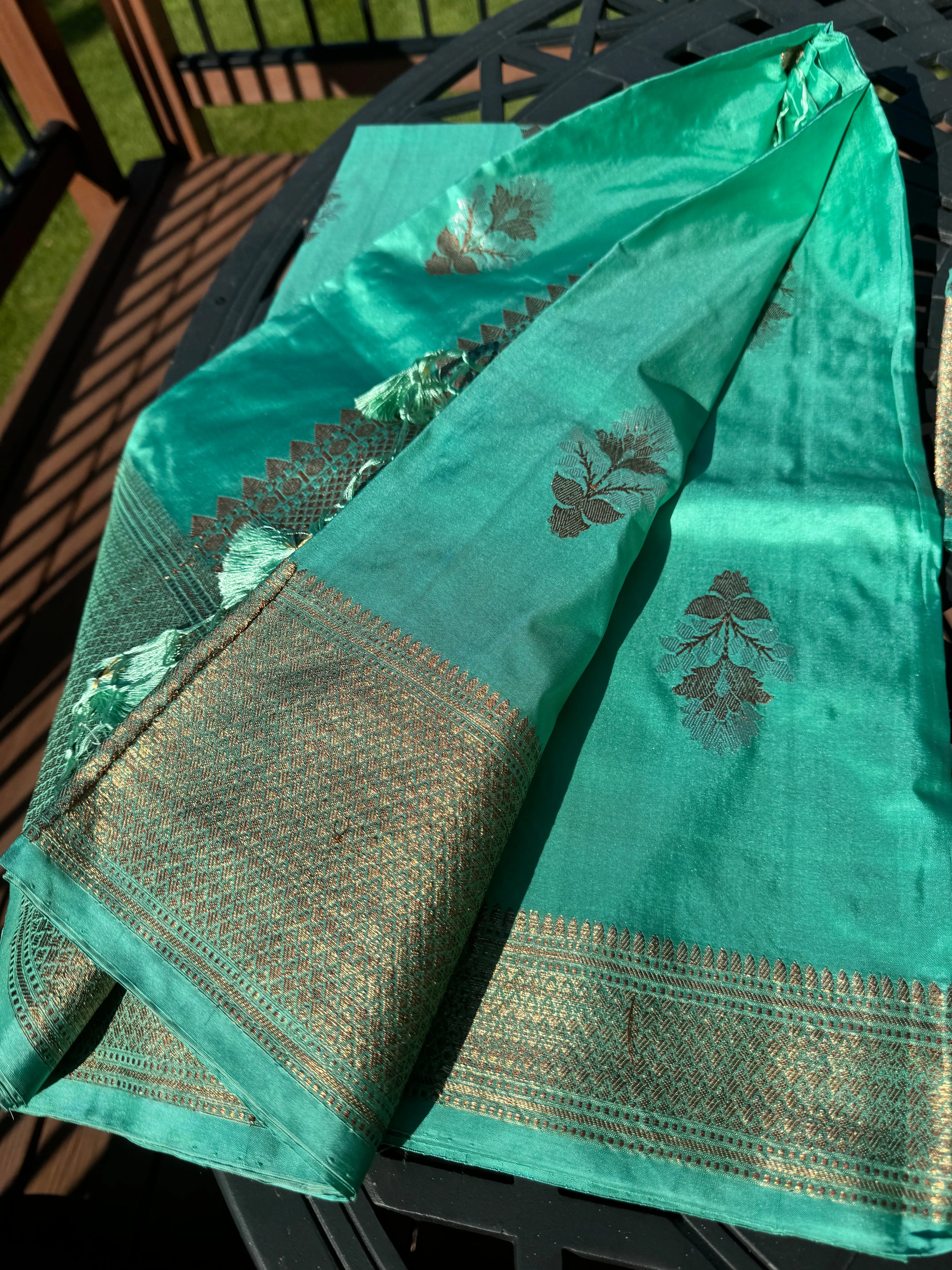 Pistachio Mint Green Soft Banarasi Pattu Katan Silk Saree with Golden Zari weaves