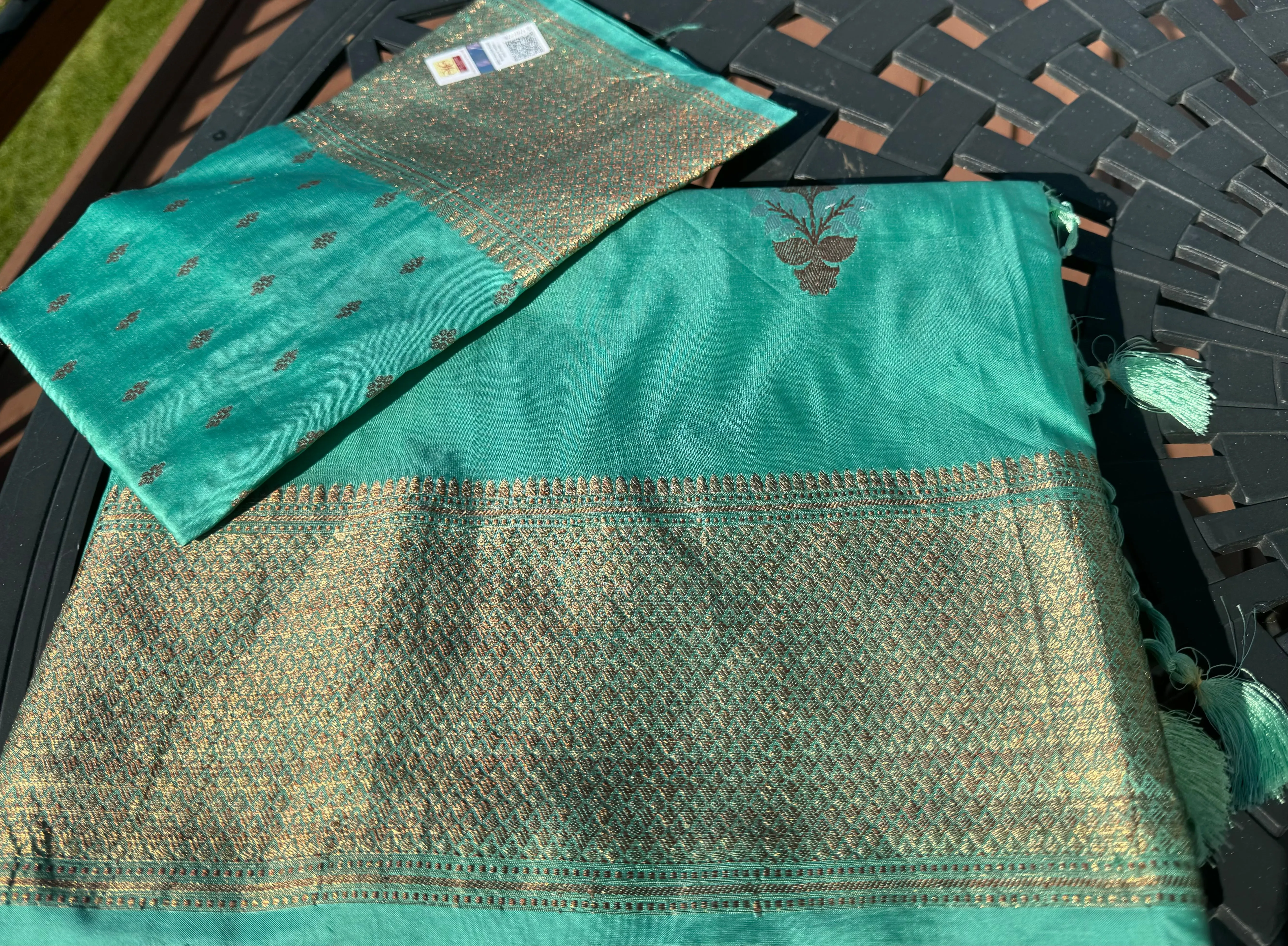 Pistachio Mint Green Soft Banarasi Pattu Katan Silk Saree with Golden Zari weaves
