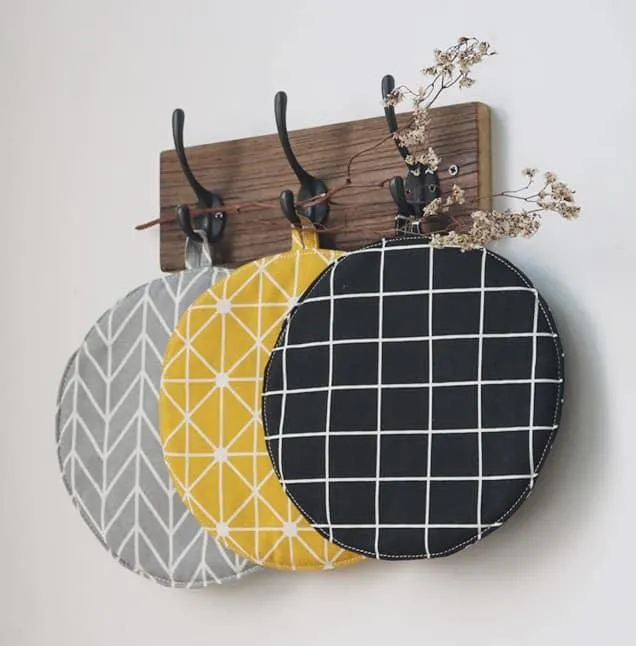 Thick Cotton Oven Cloth with Geometric Print